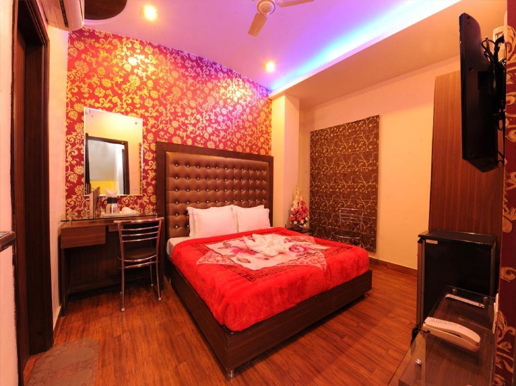 Hotel Pearl Inn & Suites Amritsar Exterior photo